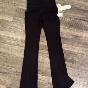 NWT - Vuori - Daily Split Flare - Black - Size XS